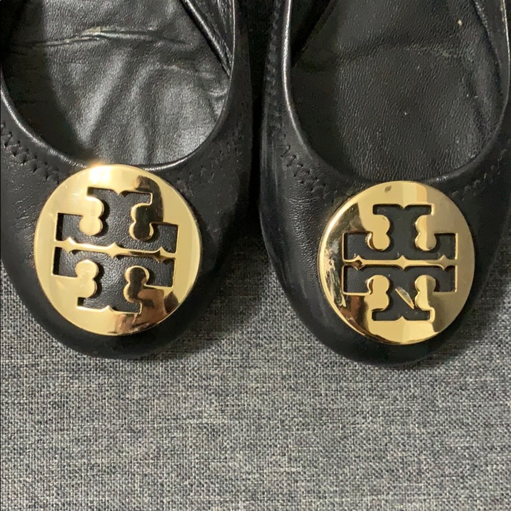 Tory Burch Reva Flat in Black - Picture 2 of 7